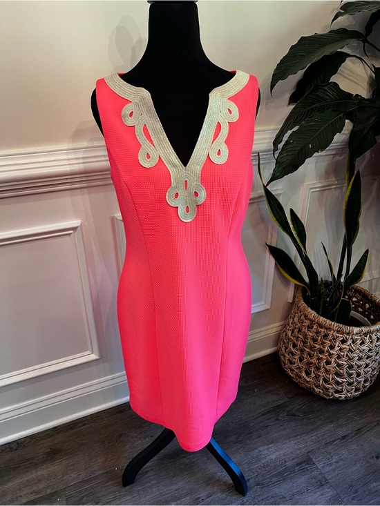 Vince Camuto Dresses & Skirts - Vince Camuto Hot Pink V-Neck Embellished Shift Dress